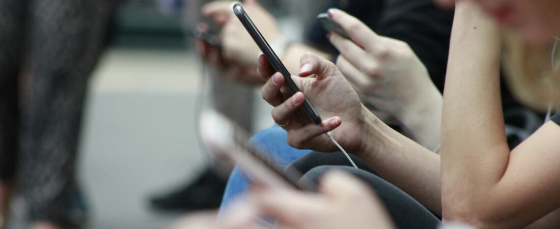 L’impatto dei social media sulla salute mentale e consigli pratici su come tutelarci.